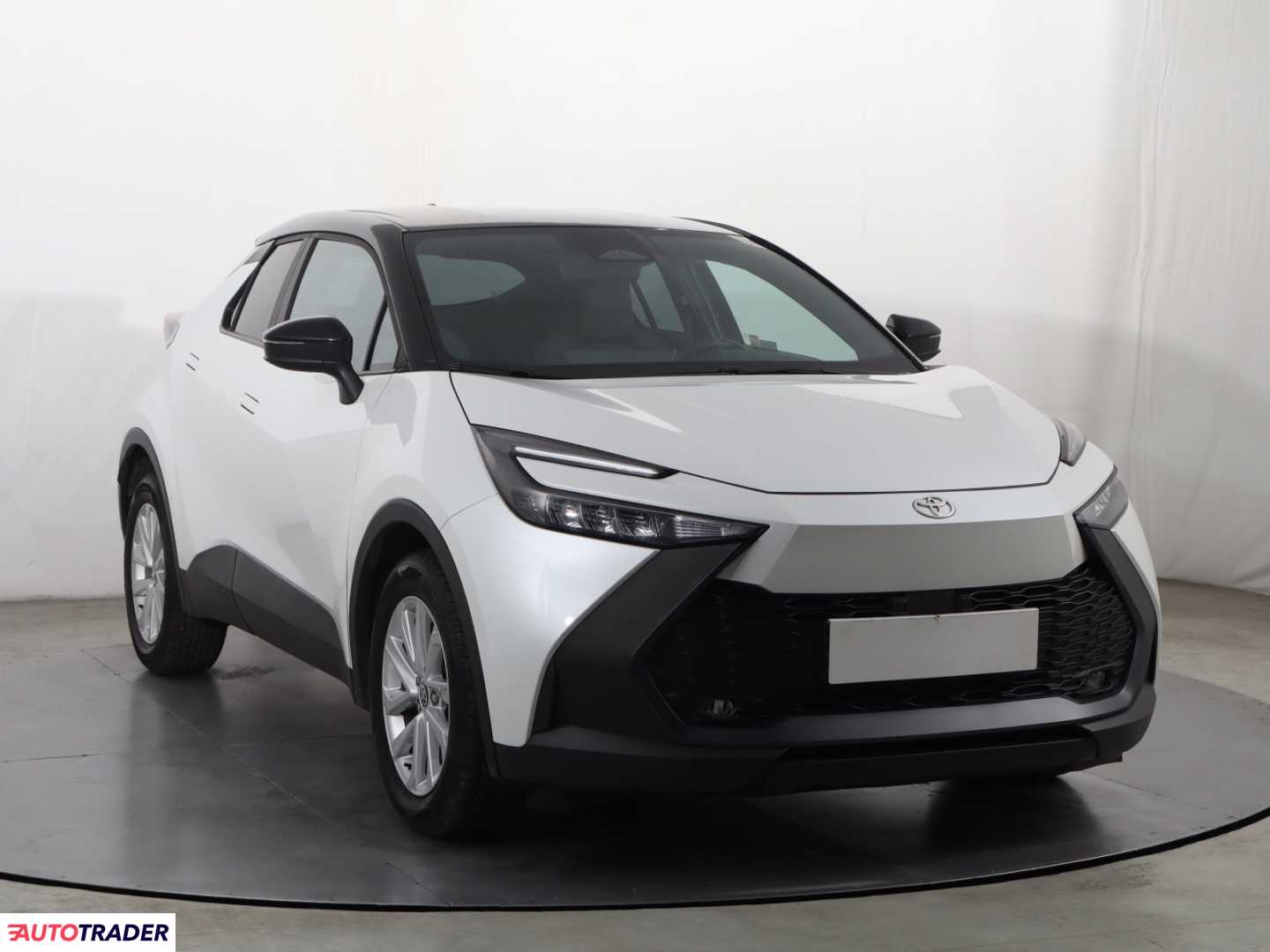 Toyota C-HR 2024 1.8 120 KM