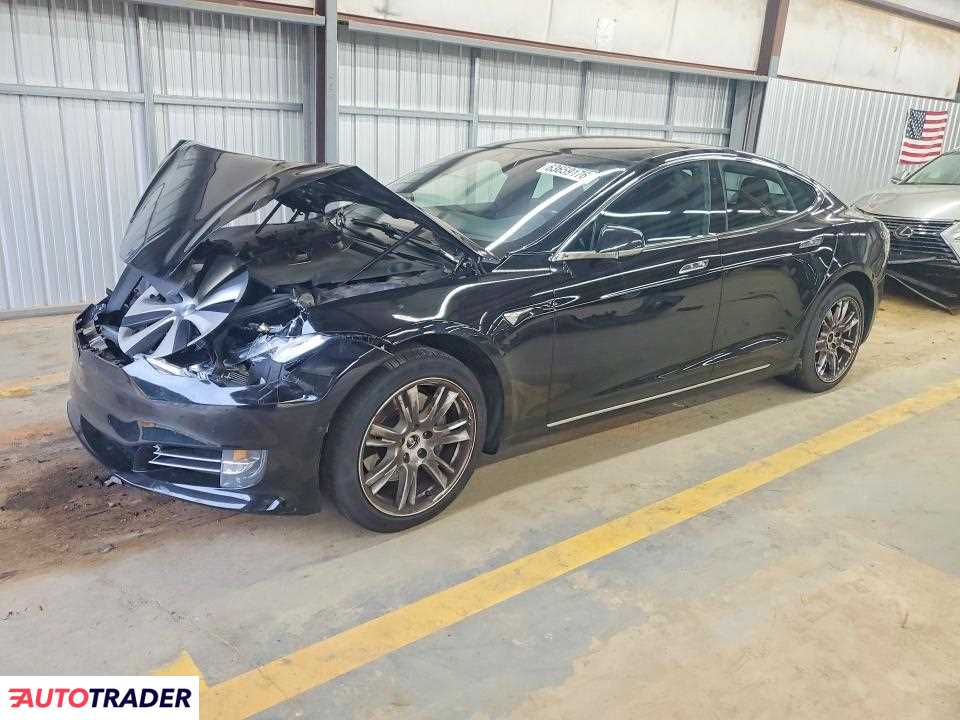 Tesla Model S 2020