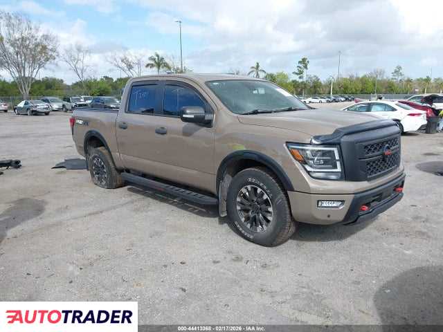 Nissan Titan 2022 5