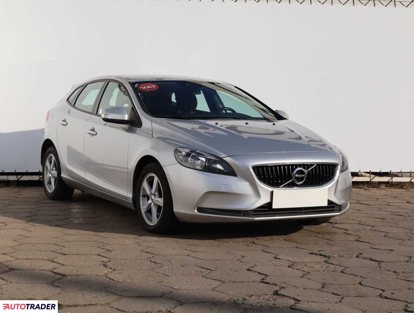 Volvo V40 2.0 150 KM 2017r. (Piaseczno)