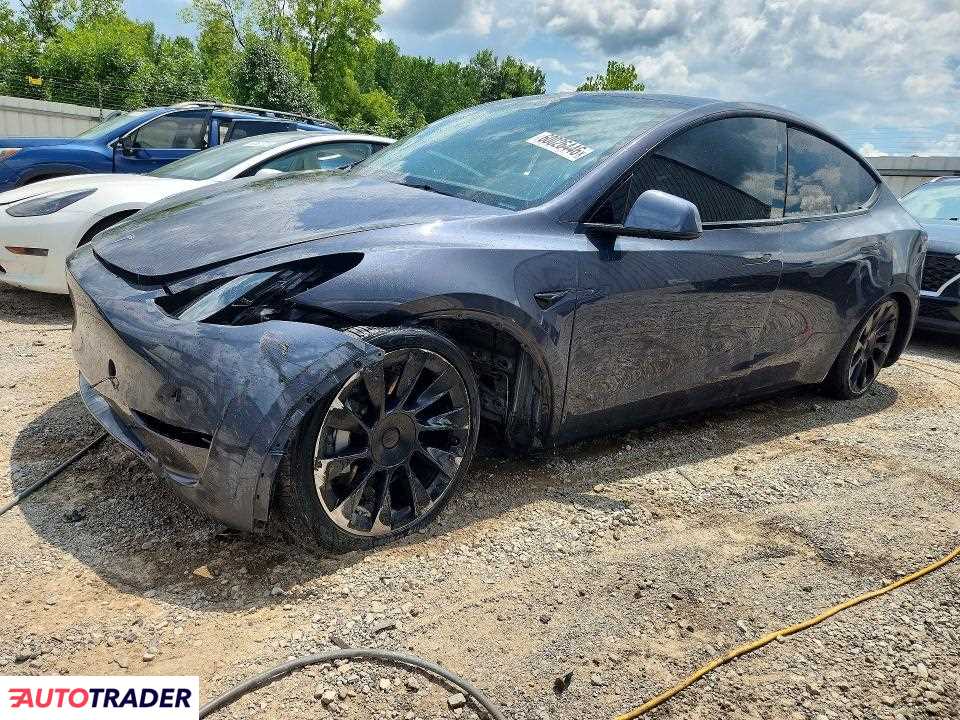Tesla Model Y 2023