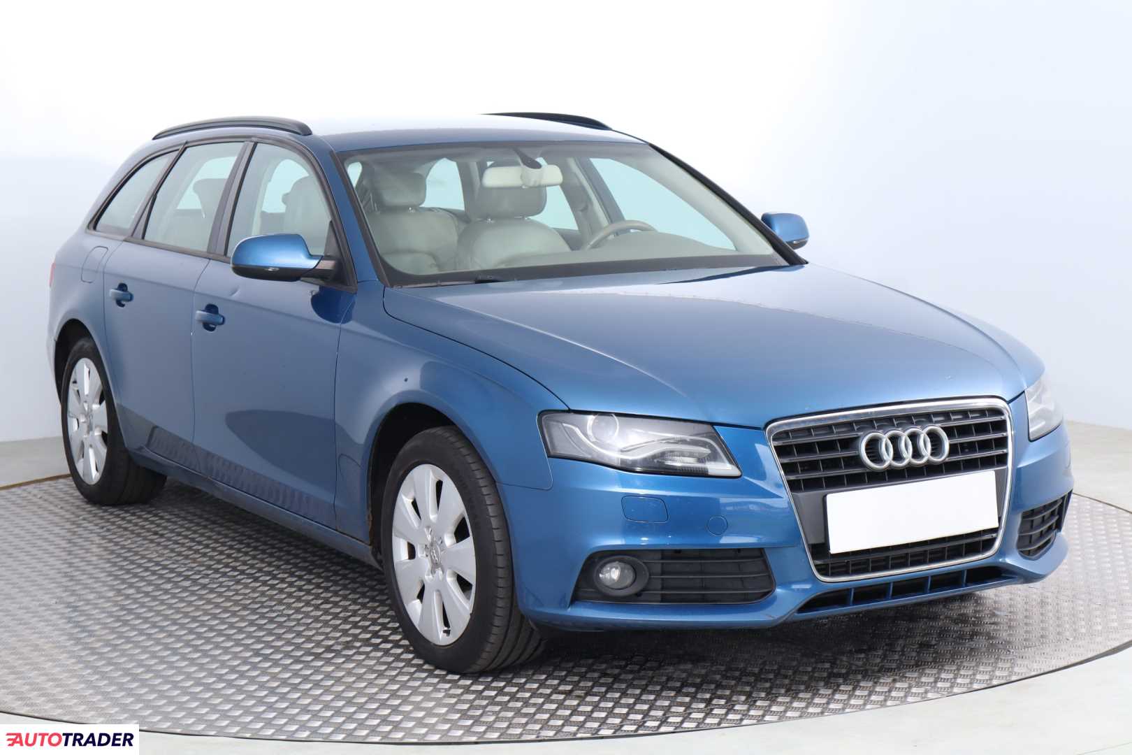 Audi A4 2010 2.0 140 KM