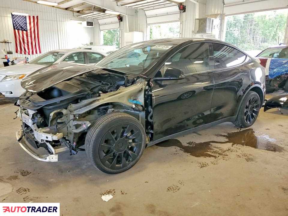 Tesla Model Y 2023