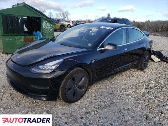 Tesla Model 3 benzyna 2019r. (WEST WARREN)