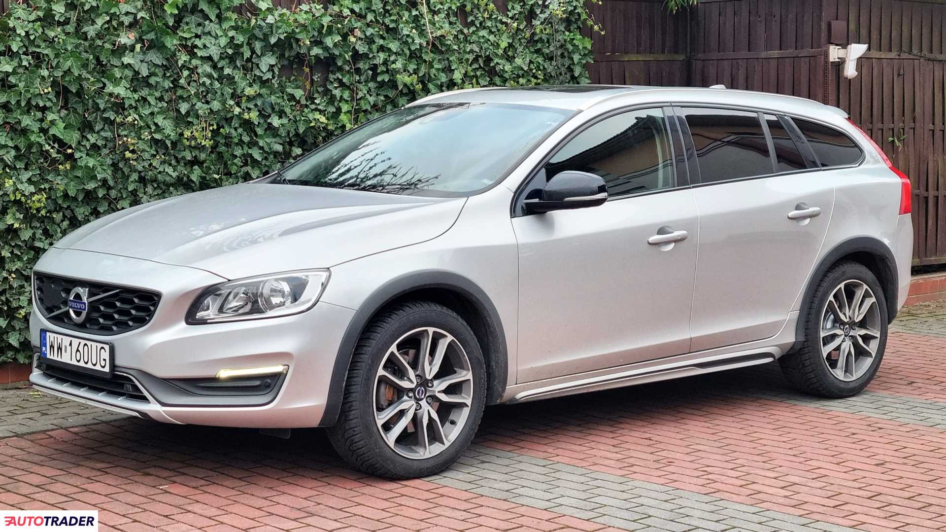 Volvo V60 Cross Country 2016 2.5 254 KM