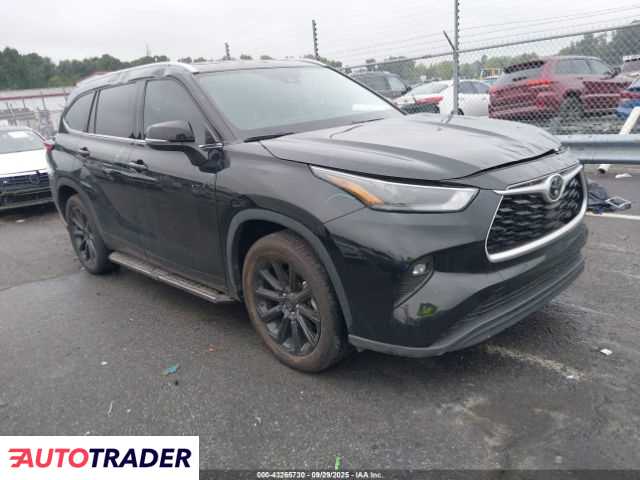 Toyota Highlander 2022 3