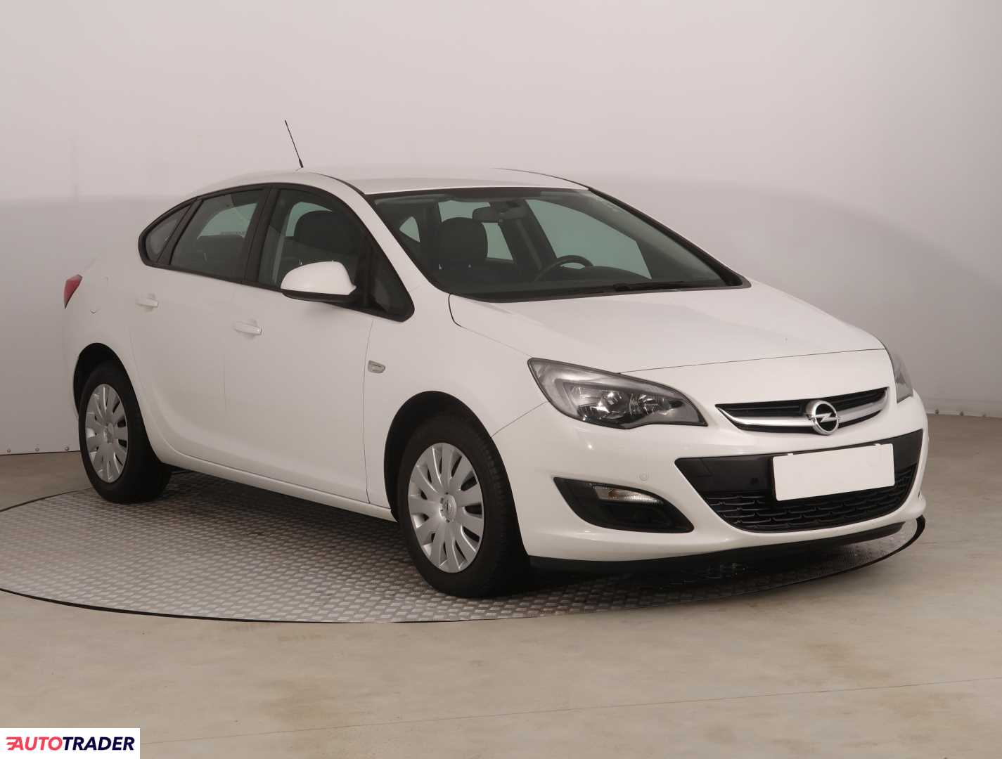 Opel Astra 1.6 113 KM 2015r. (Piaseczno)