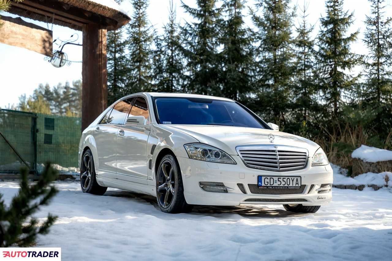 Mercedes S-klasa 2006 5.5 388 KM