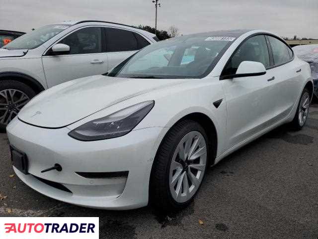 Tesla Model 3 2022