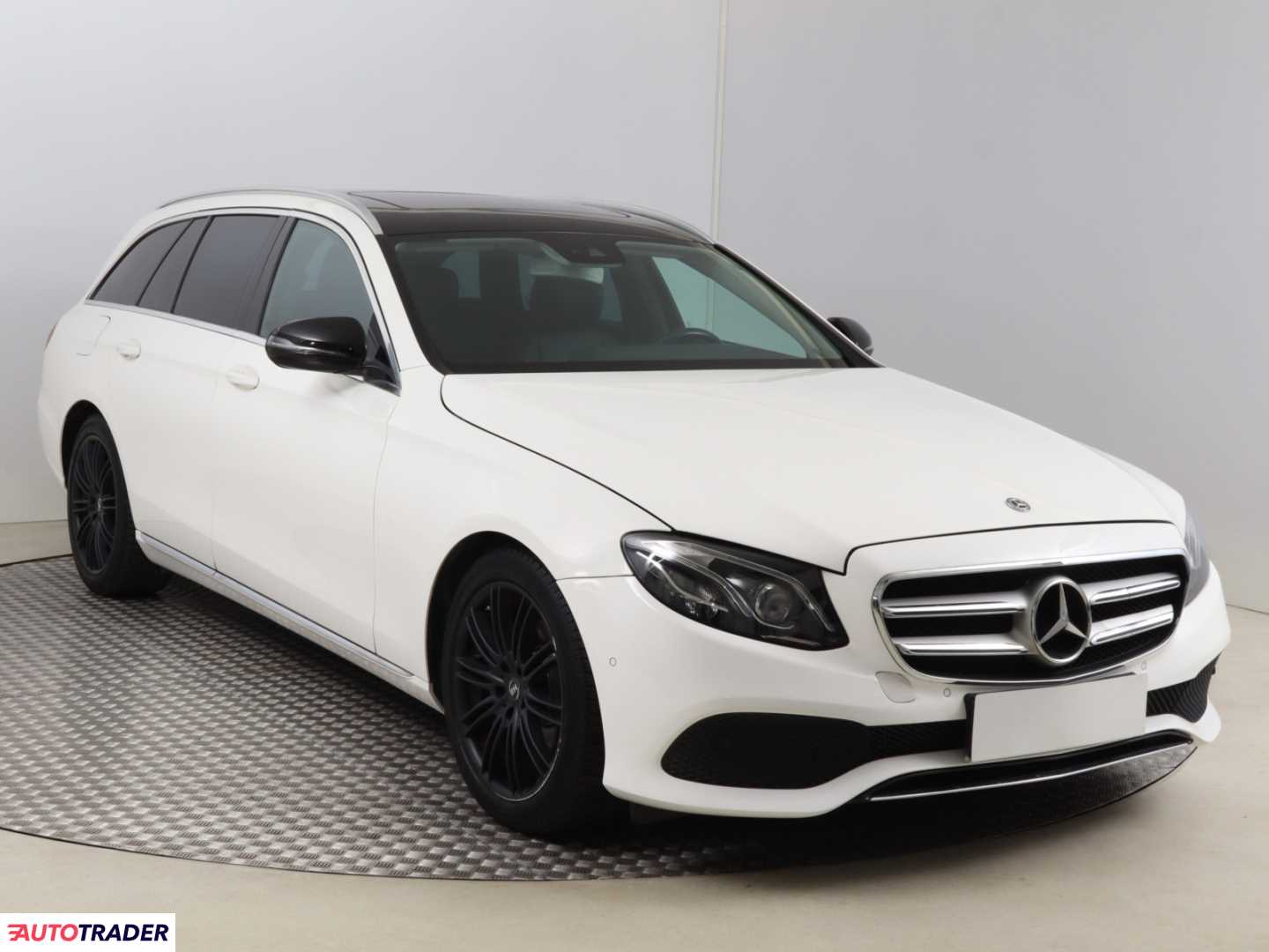 Mercedes E-klasa 2018 2.0 147 KM