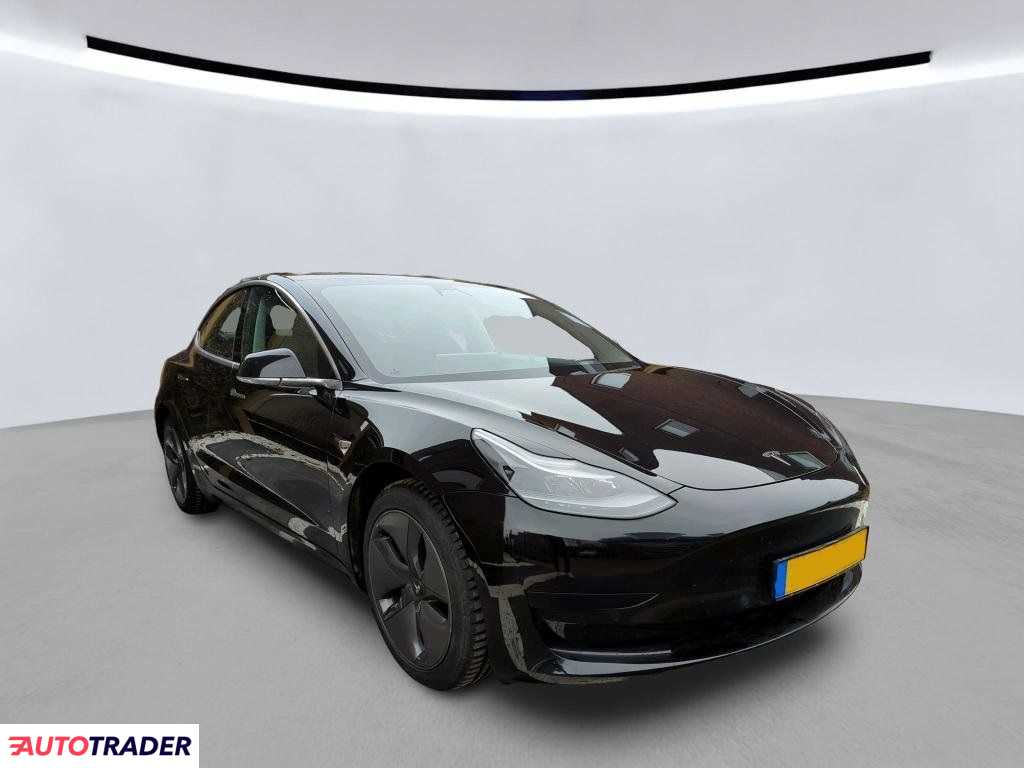 Tesla Model 3 2020 175 KM