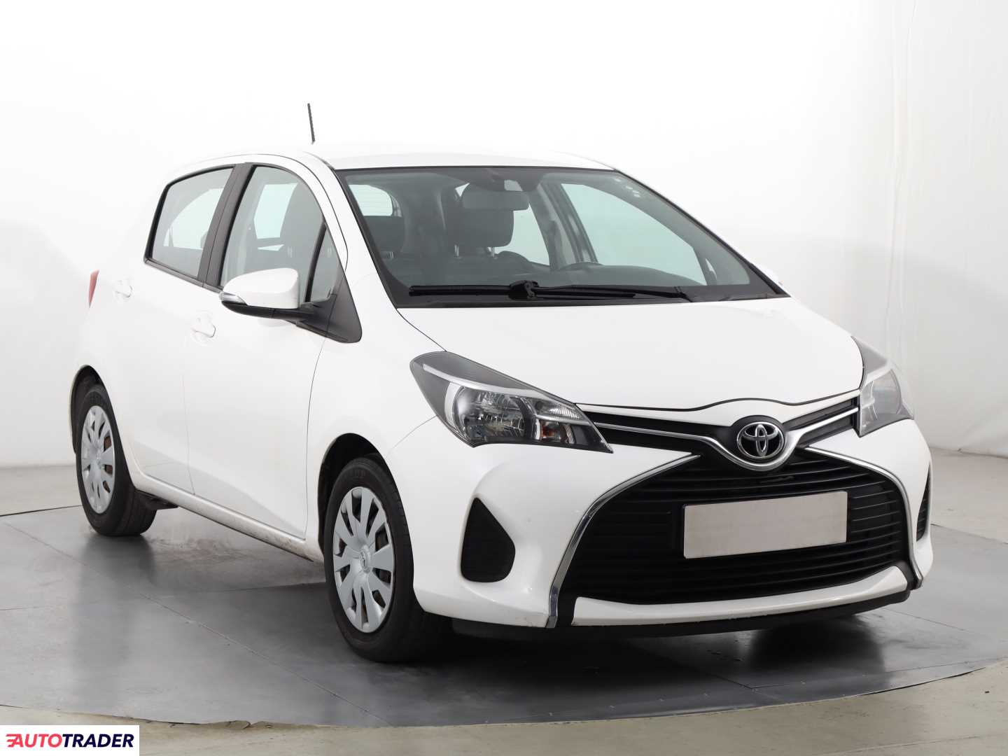 Toyota Yaris 1.0 68 KM 2016r. (Piaseczno)