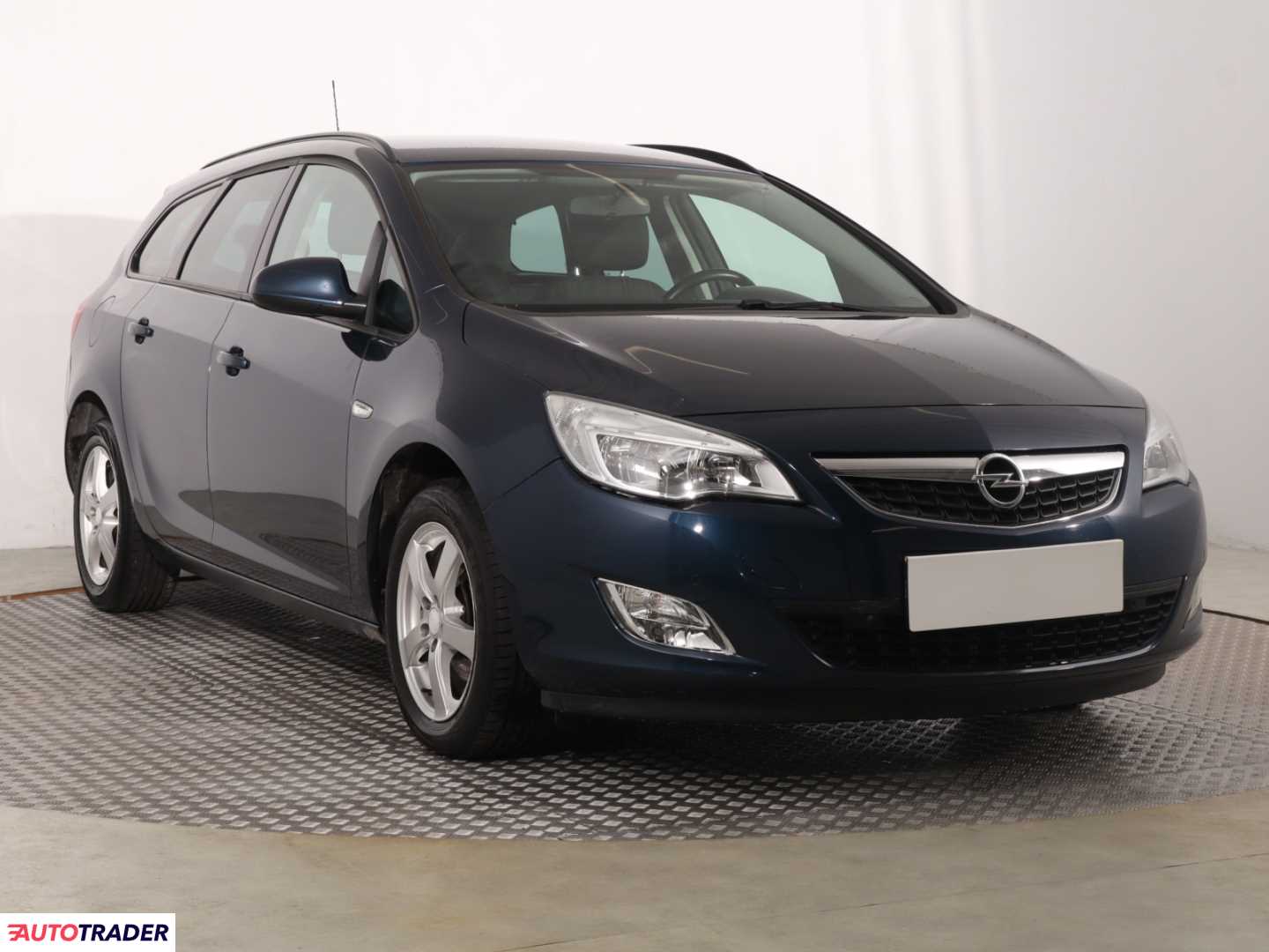 Opel Astra 2011 1.4 138 KM
