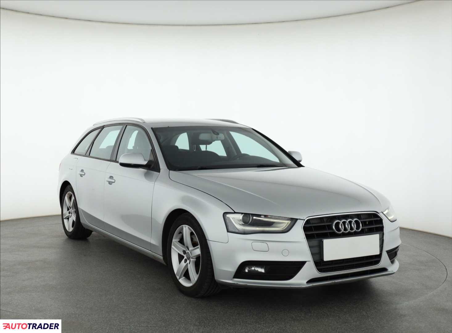 Audi A4 2012 2.0 140 KM