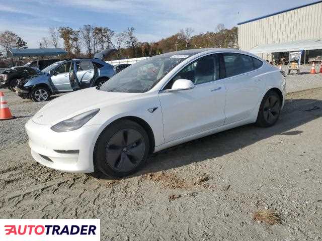 Tesla Model 3 2020