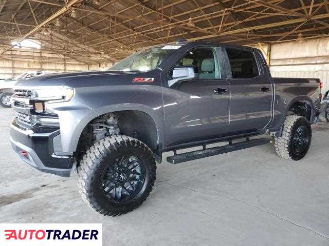 Chevrolet Silverado 5.0 benzyna 2020r. (PHOENIX)