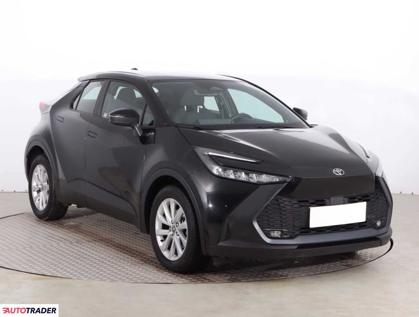 Toyota C-HR 2024 1.8 120 KM