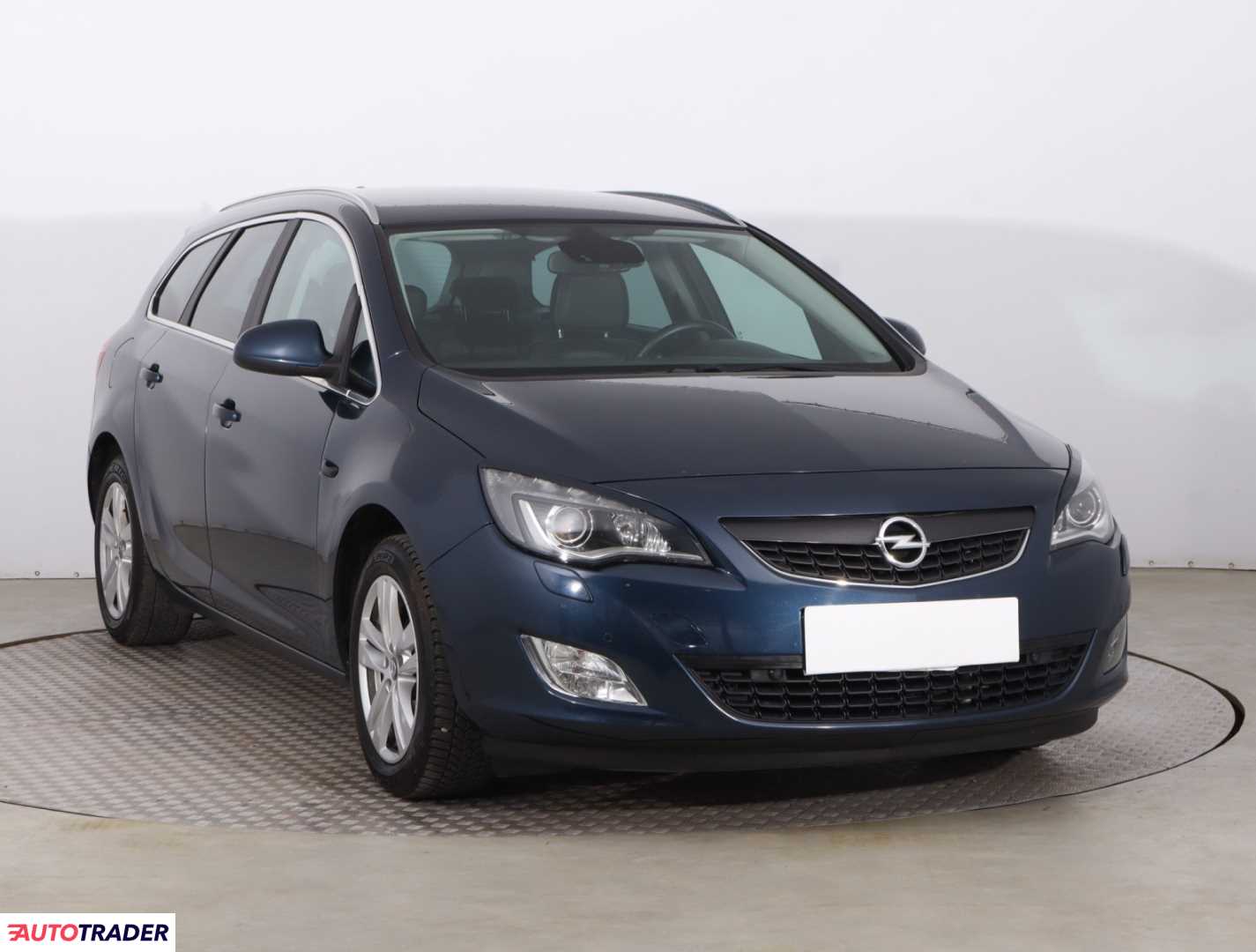 Opel Astra 2011 1.4 138 KM