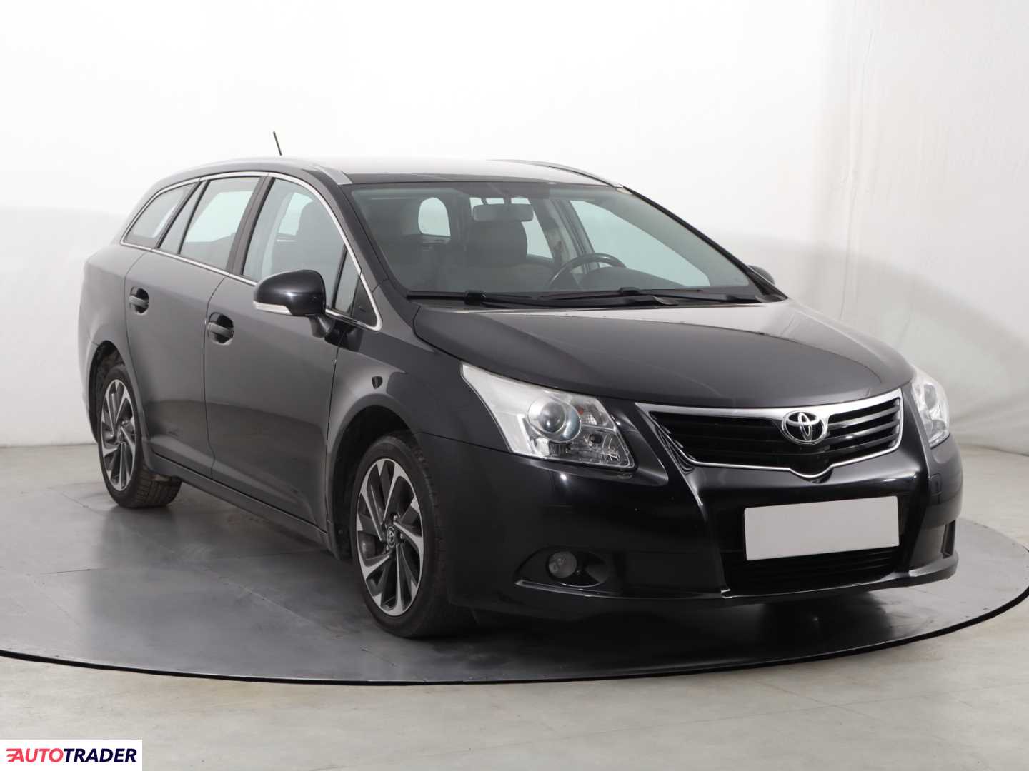 Toyota Avensis 2011 2.0 124 KM