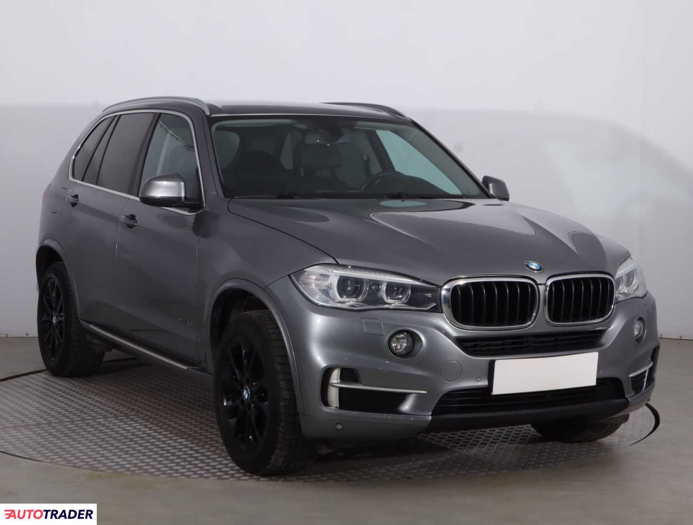 BMW X5 2013 3.0 254 KM