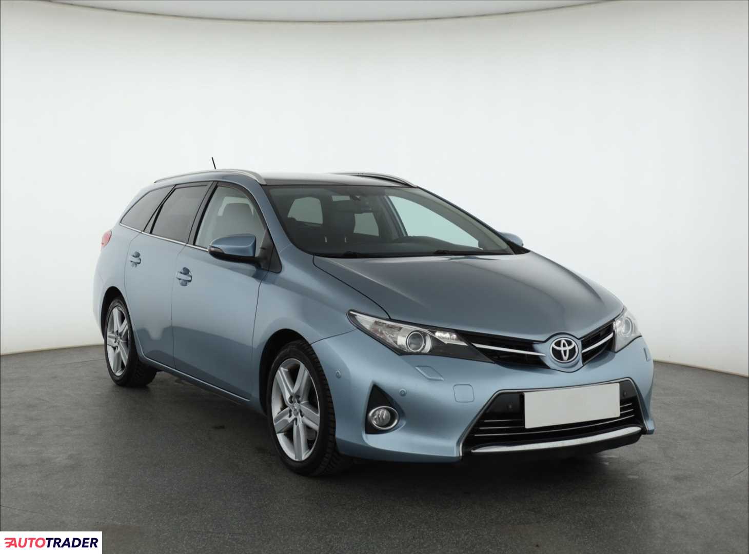 Toyota Auris 2014 2.0 122 KM