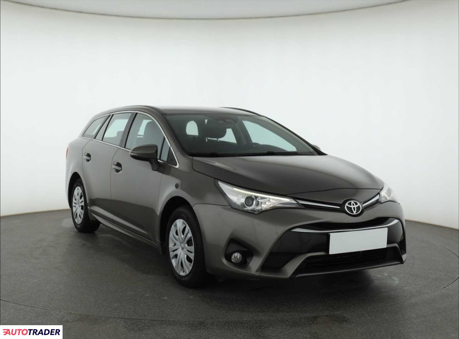 Toyota Avensis 2016 1.6 109 KM