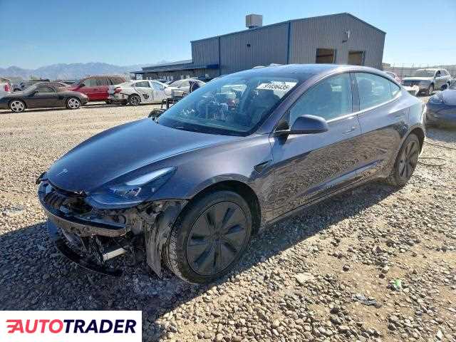 Tesla Model 3 2023