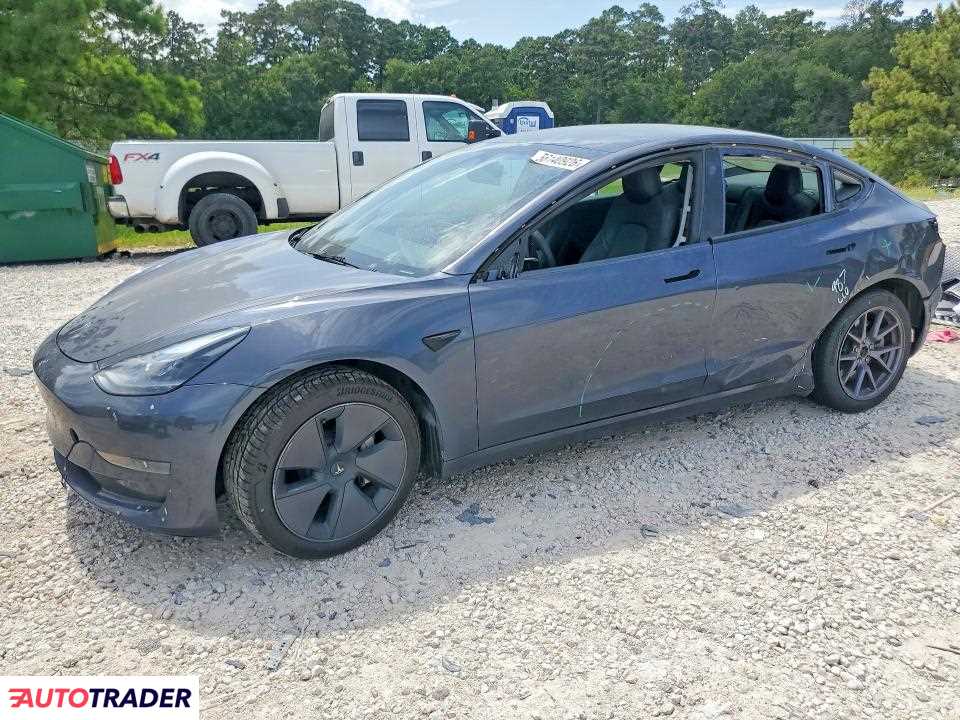 Tesla Model 3 2023