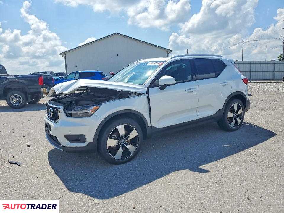 Volvo XC40 2021