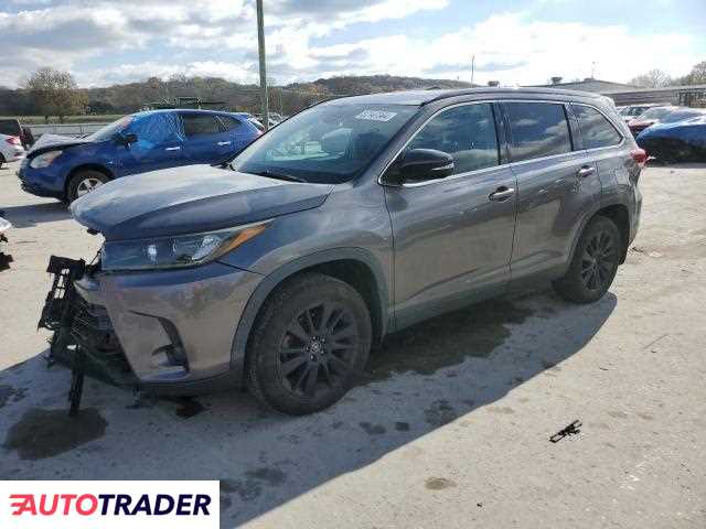 Toyota Highlander 3.0 benzyna 2019r. (LEBANON)