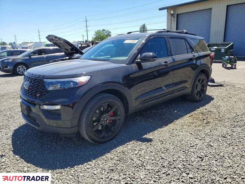 Ford Explorer 2022 3