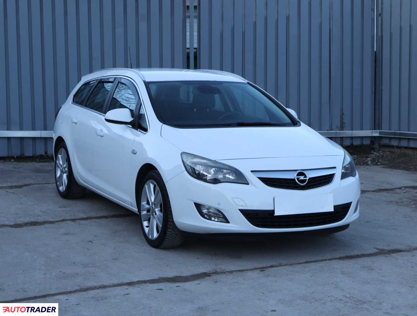 Opel Astra 2011 1.4 138 KM