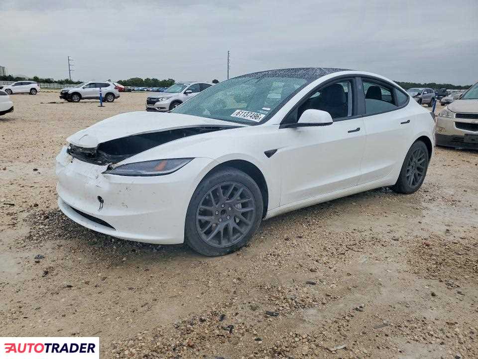 Tesla Model 3 2025