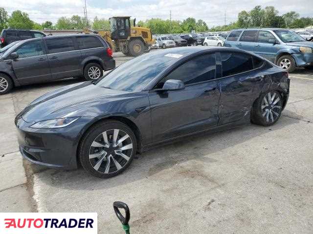 Tesla Model 3 2024