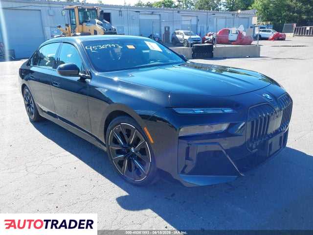 BMW 760 2026 4