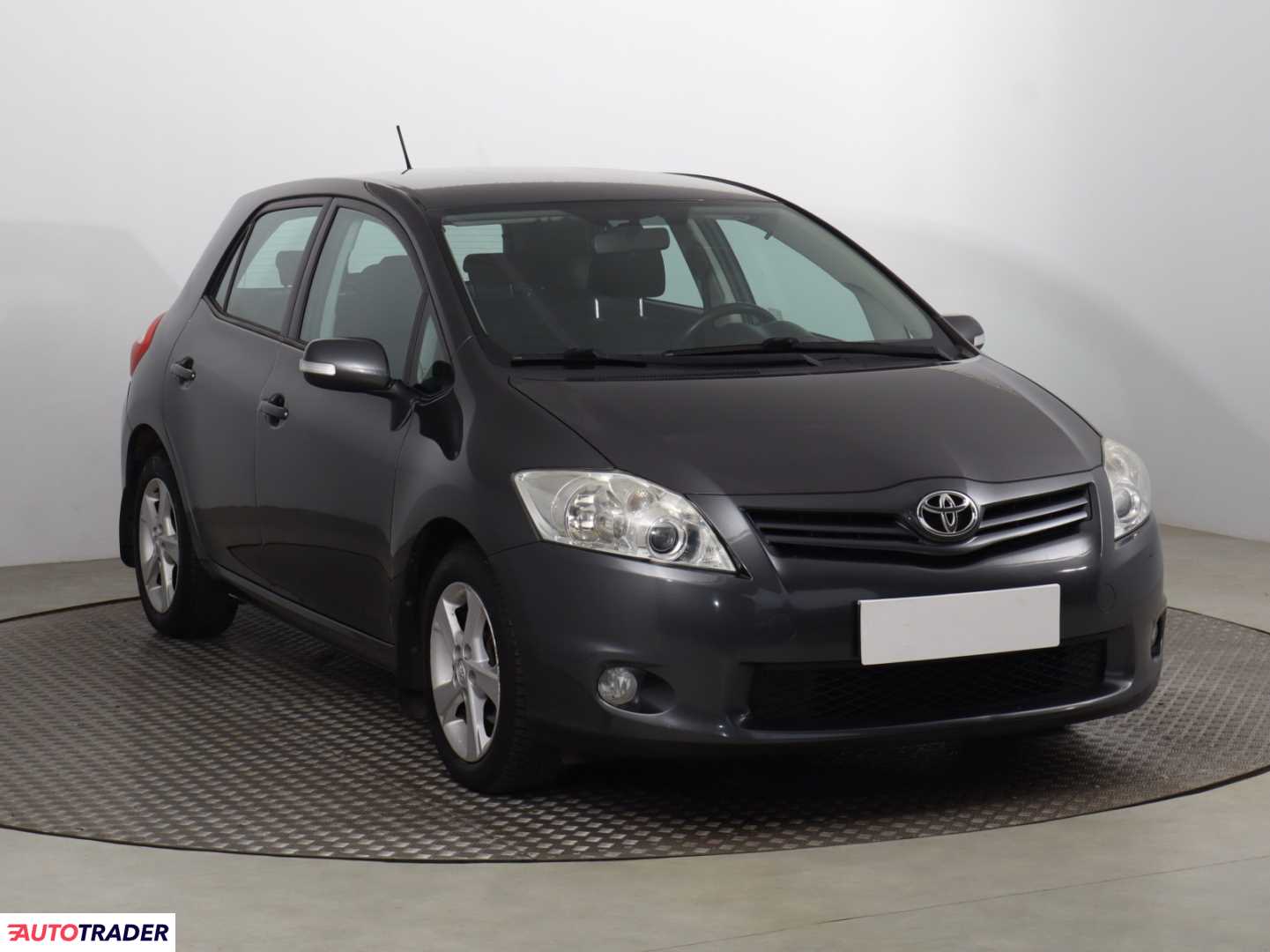 Toyota Auris 2012 1.3 97 KM