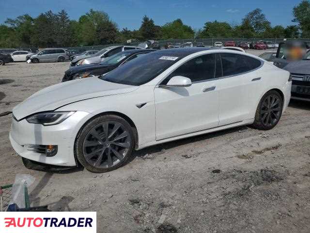 Tesla Model S 2018