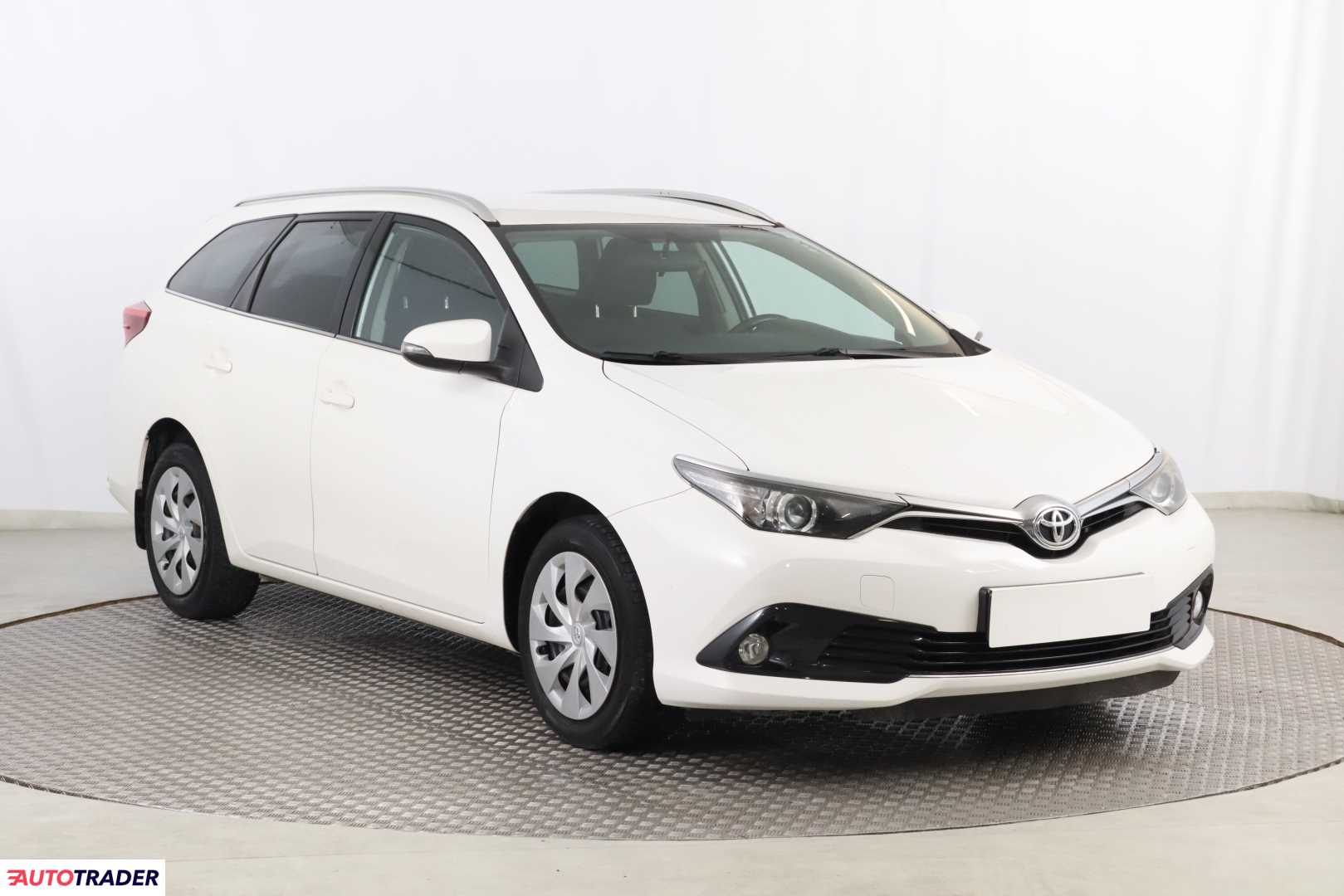 Toyota Auris 2016 1.6 130 KM Toyota Auris 2016 1.6 130 KM