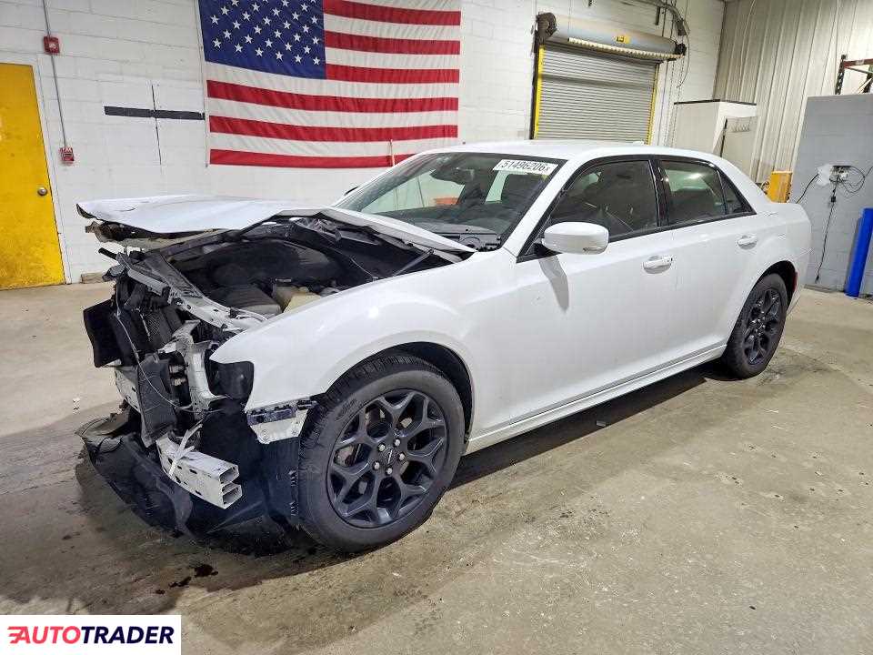 Chrysler 300C 2022 3