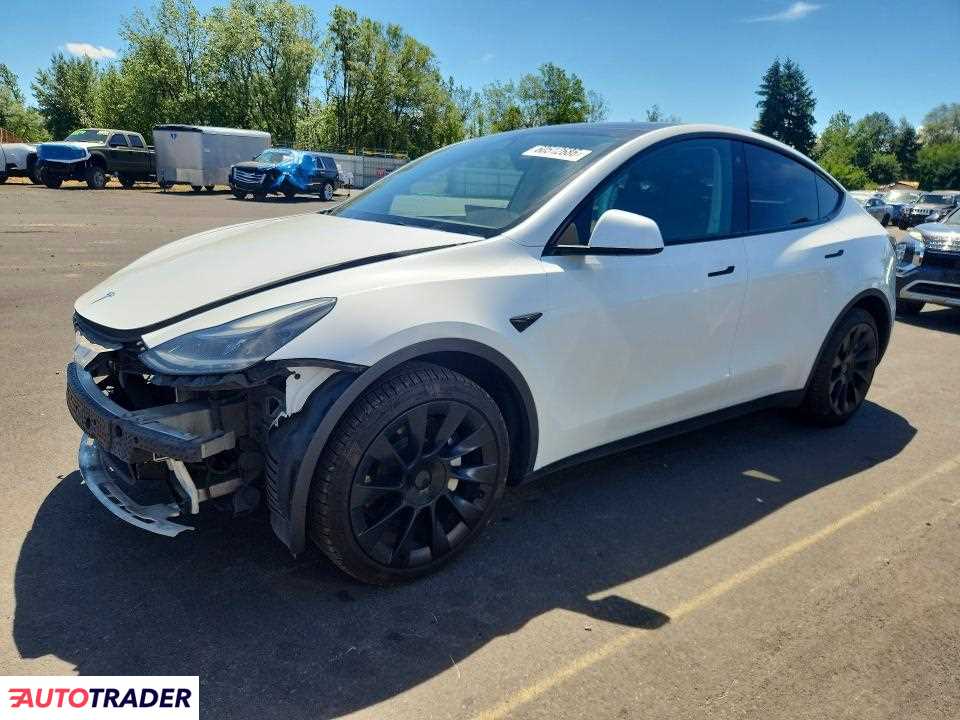 Tesla Model Y 2022