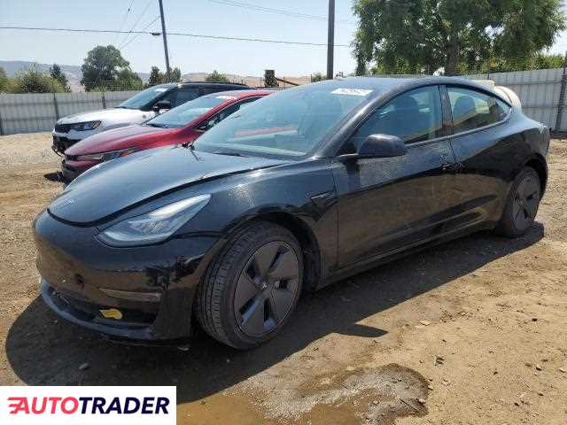 Tesla Model 3 benzyna 2022r. (SAN MARTIN)