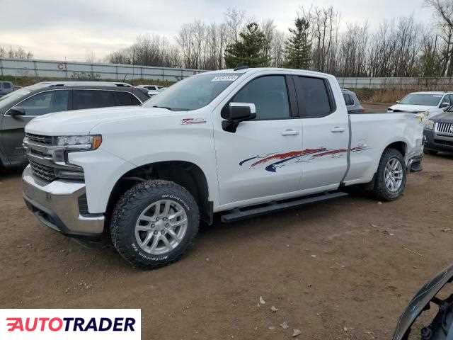 Chevrolet Silverado 5.0 benzyna 2020r. (DAVISON)