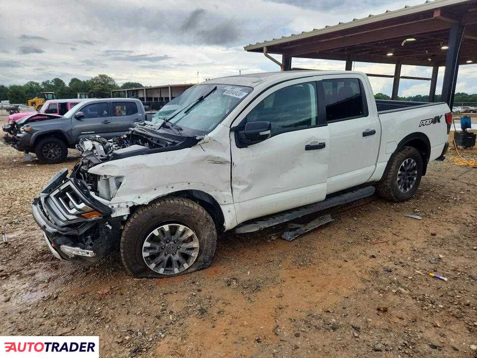 Nissan Titan 2020 5