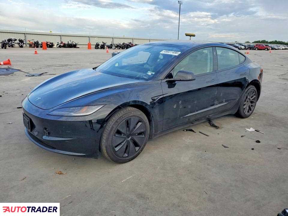 Tesla Model 3 2025