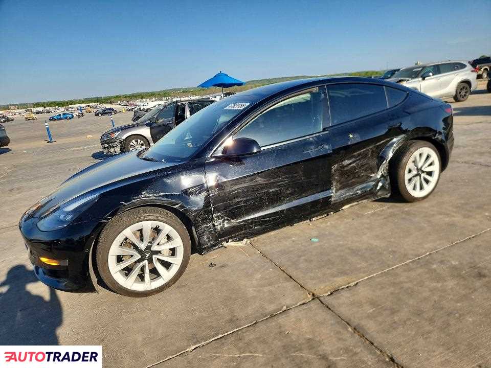 Tesla Model 3 2022