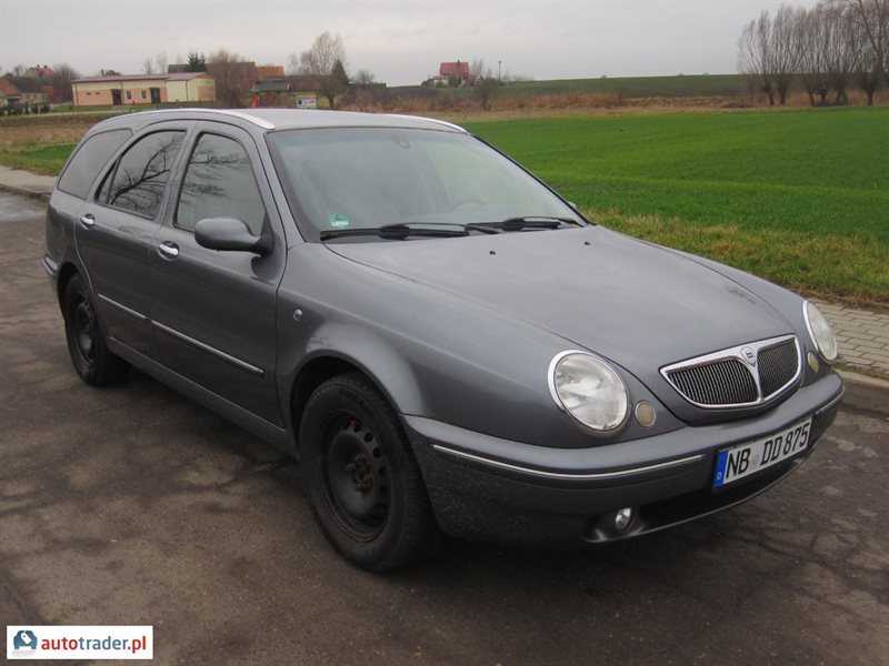 Lancia Lybra 2001 2.0 154 KM Lancia Lybra 2001 2.0 154 KM
