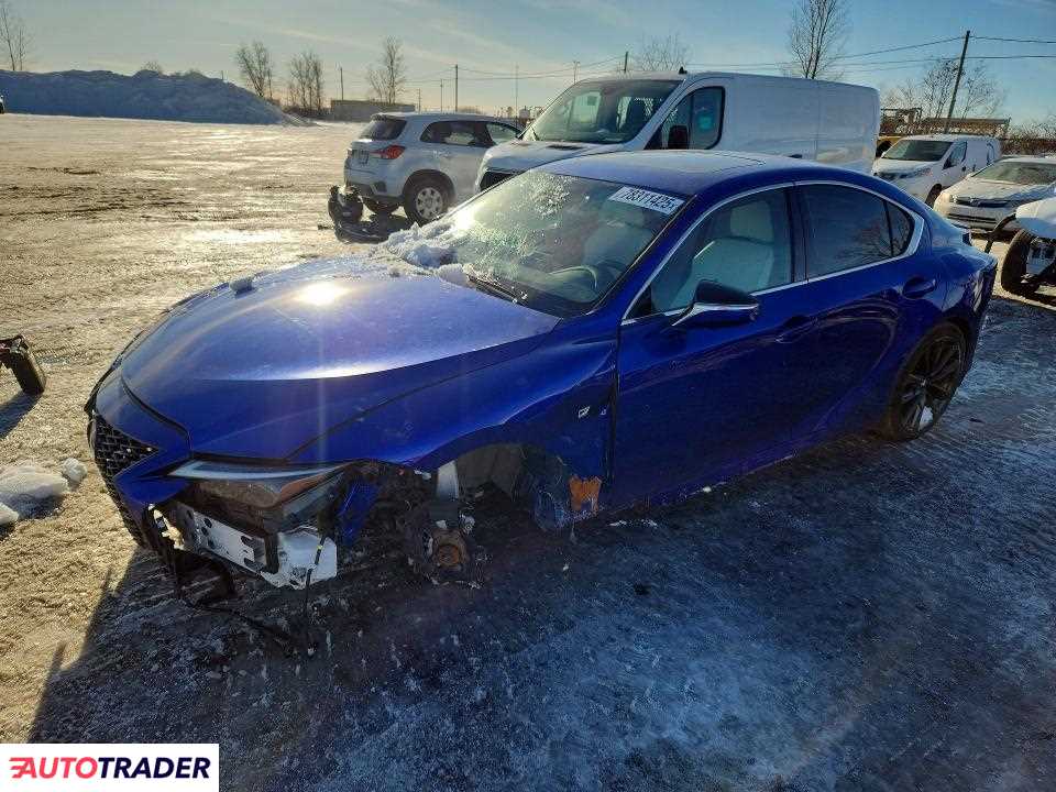 Lexus IS 2024 3