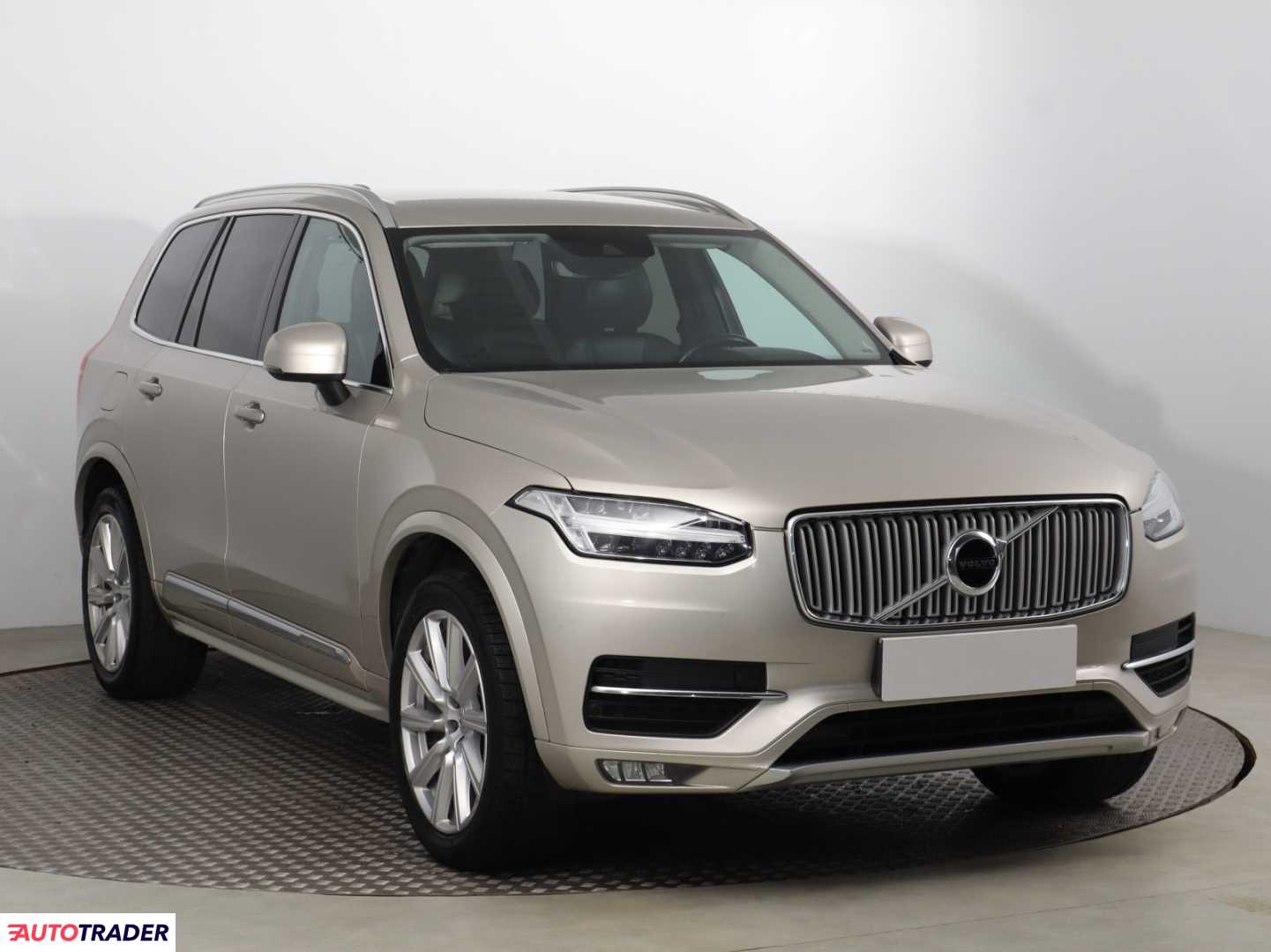 Volvo XC90 2018 2.0 231 KM