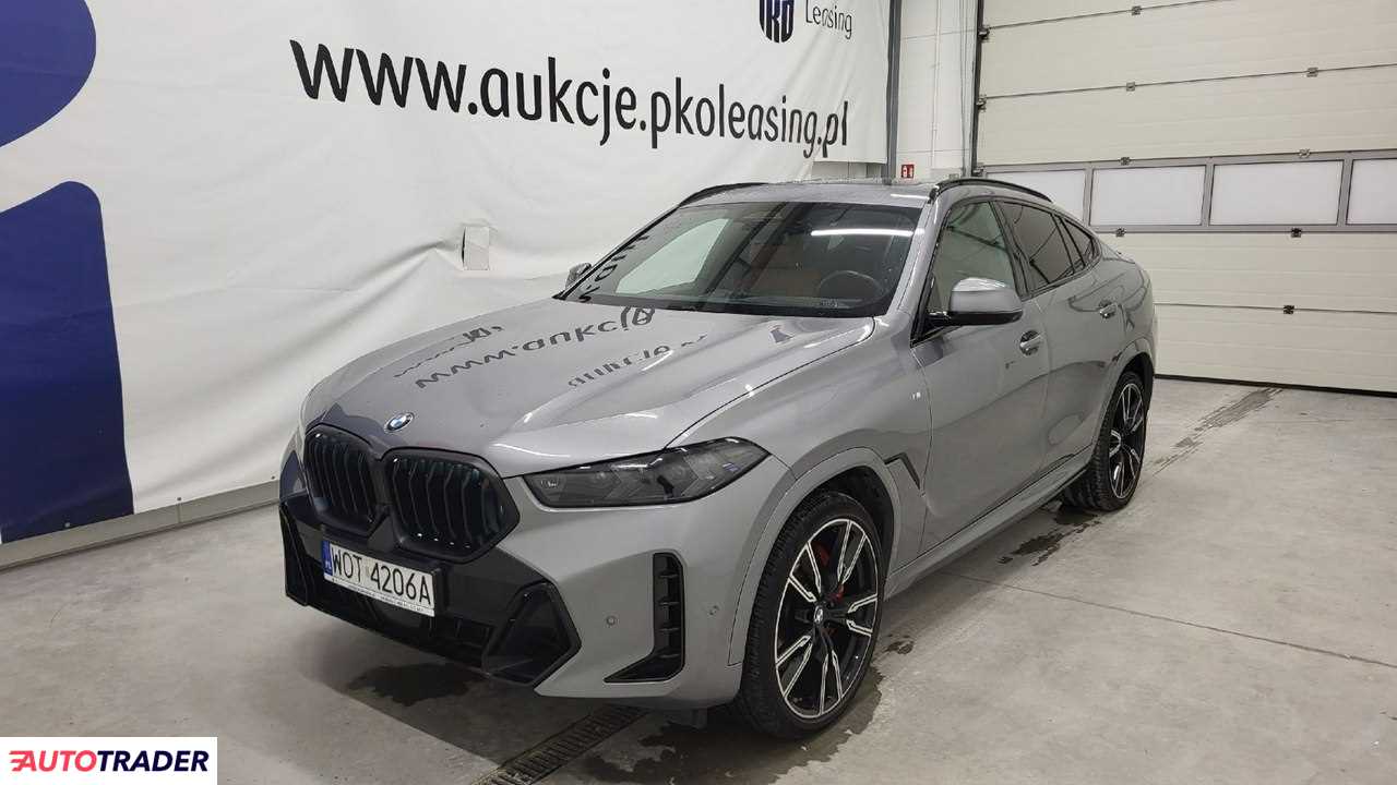 BMW X6 2023 3.0 285 KM