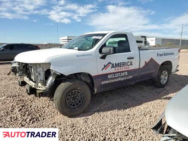 Chevrolet Silverado 5.0 benzyna 2019r. (PHOENIX)